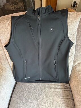 Eddie Bauer Black Softshell Vest with Zipper Details